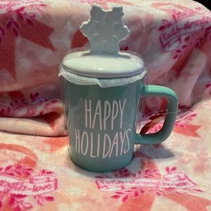 NWT Rae Dunn Happy Holidays mug with topper